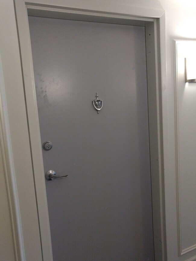 Foto del edificio - 5201 Carriage Way Dr