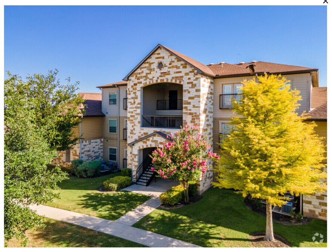 Lookout Hollow Apartments in Selma, TX