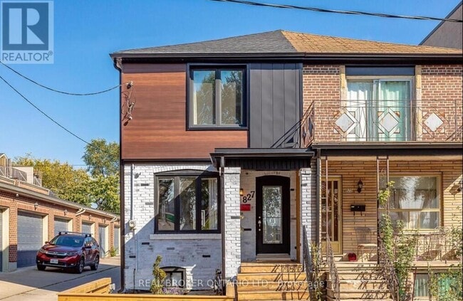 Photo du bâtiment - 827 St Clarens Ave