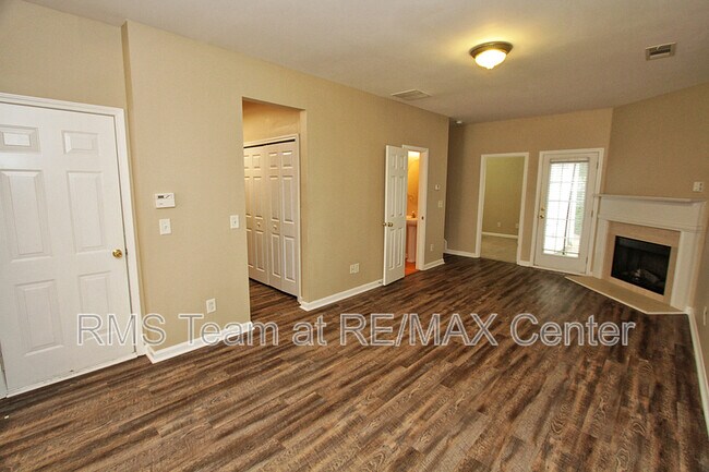 Building Photo - 4739 Autumn Rose Trl