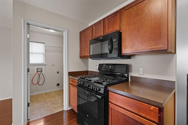 Foto del edificio - 15012 Parrish Ln