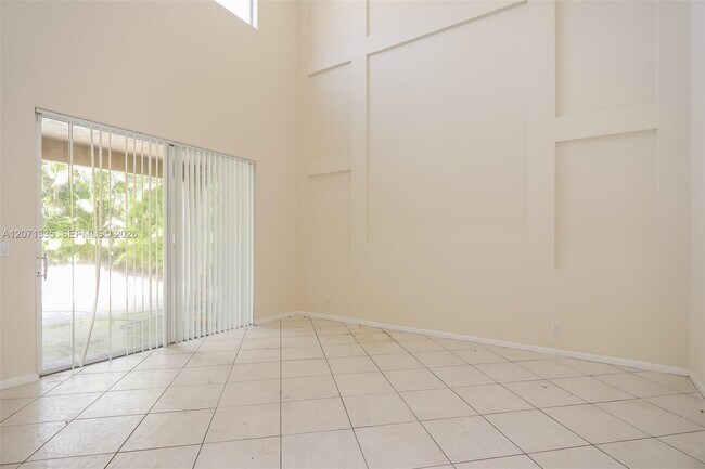 Foto del edificio - 16337 SW 15th St