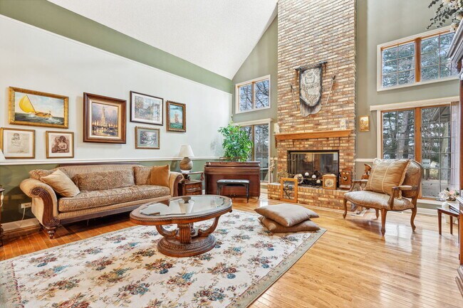 Foto del edificio - 984 W Highland Ave