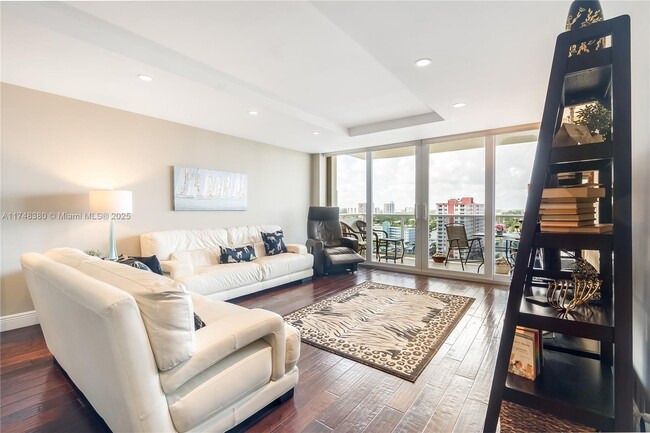Building Photo - 3140 S Ocean Dr