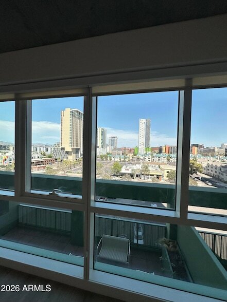 Foto del edificio - 777 N Central Ave