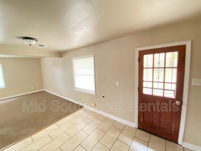 Foto del edificio - 3240 Aden St