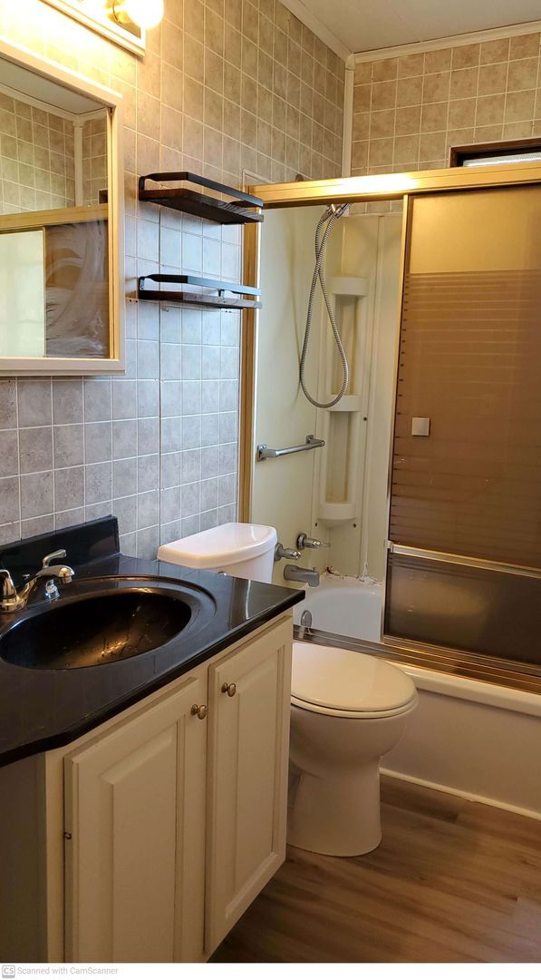 Foto del edificio - Cute home in Miamisburg center with AC! Has garage with opener- perfect for winter!