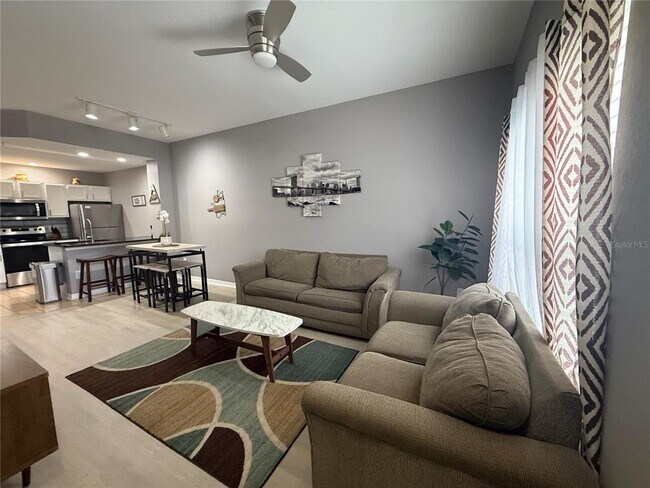 Building Photo - 4000 Santa Maria Dr