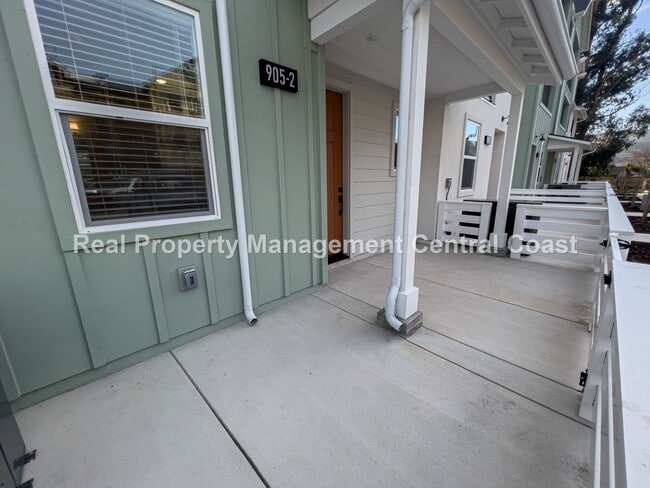 Building Photo - AVAILABLE NOW - Brand New Townhome in SLO ...