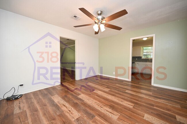 Foto del edificio - 3 Bed 2 Bath Home with Lots of Updates!
