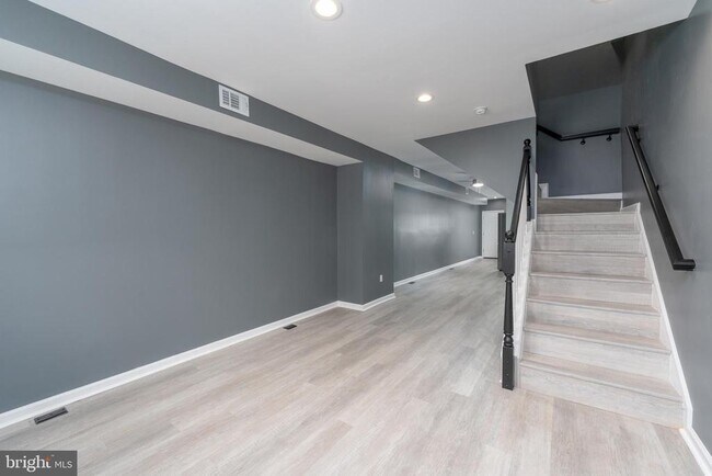 Building Photo - 2516 McCulloh St
