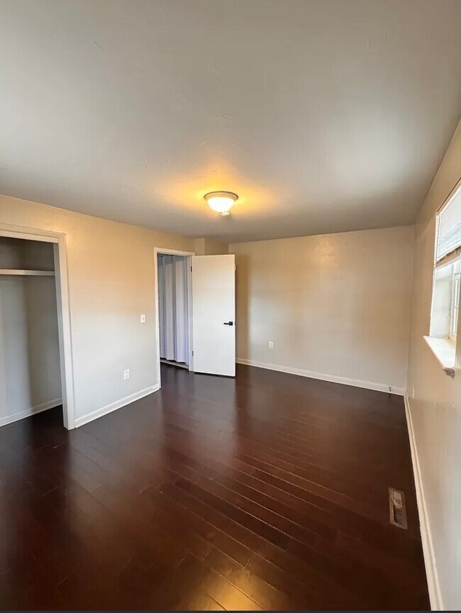 Building Photo - 10211 W 59th Pl