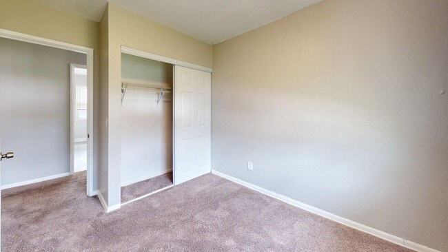 Building Photo - 630 Abbe Rd S