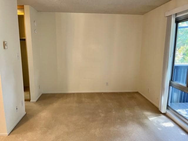 Building Photo - 129 Piccadilly Pl