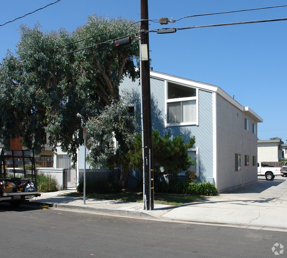 Building Photo - 16701 Dolores St
