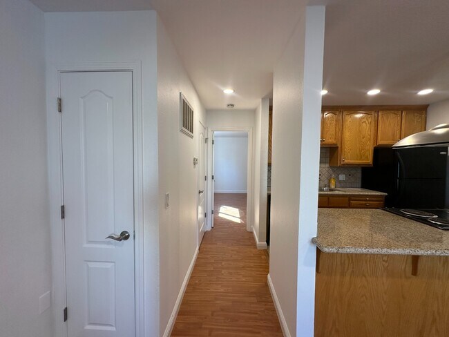 Foto del edificio - 1208 Pierce St