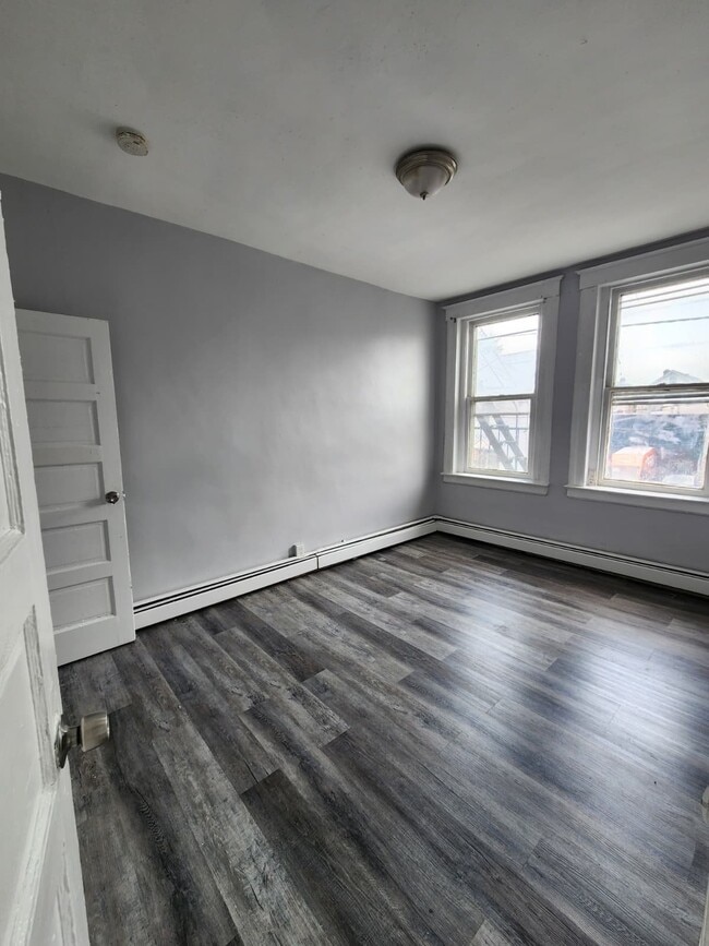 Building Photo - 119 Inslee Pl