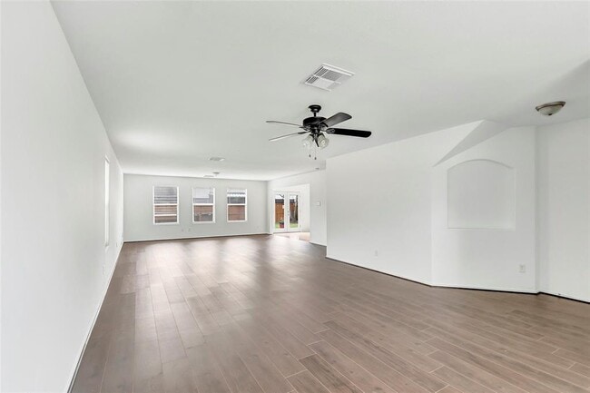 Building Photo - 461 Mystic Glen Loop
