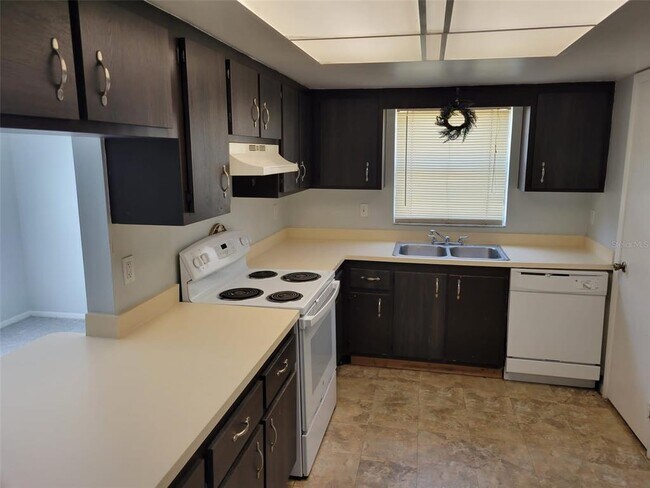 Building Photo - 428 Banana Cay Dr