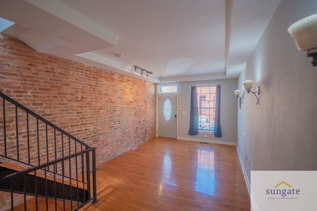 Building Photo - 11 N Streeper St