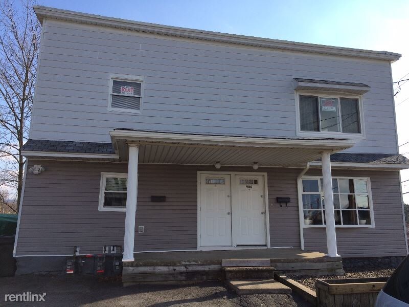 Primary Photo - 900 Albert St