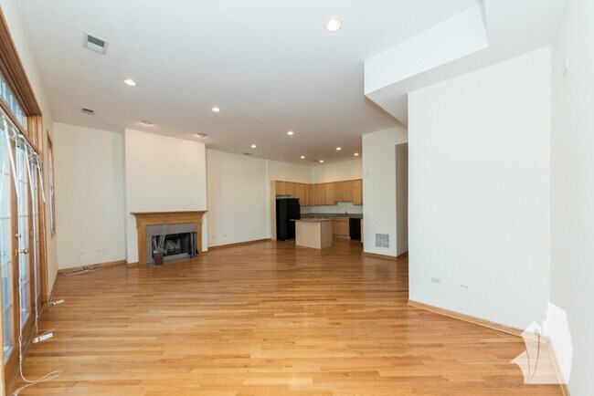 Foto del edificio - 2539 N Southport Ave