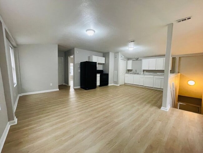 Foto del edificio - 1702 S Sterling Ave