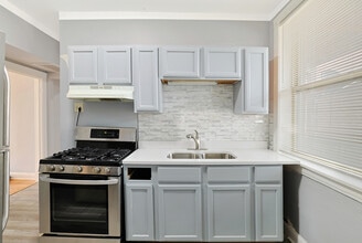 Building Photo - 1343 W 80th St