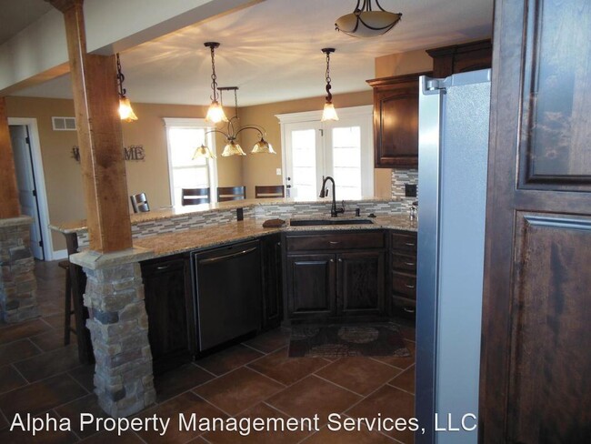 Building Photo - 3 br, 2 bath House - 415 NW 350th Rd