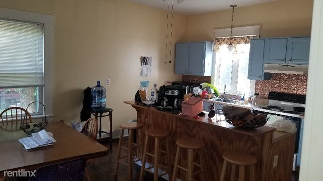 Foto del edificio - 759 Pequest Rd