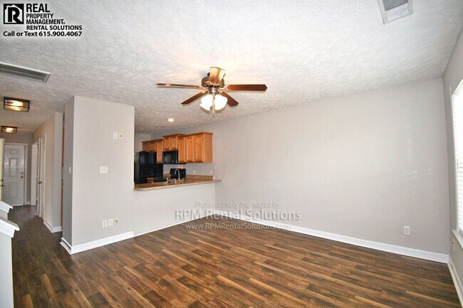 Foto del edificio - Beautiful 3BR/2/5BA+Bonus loft, 2 car garage, fenced backyard, lawncare included- Rockvale middle...