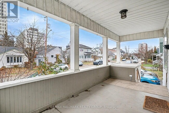 Building Photo - 8 Carlotta Ave