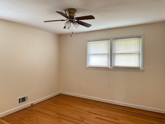Building Photo - 30 Cavalier Ct