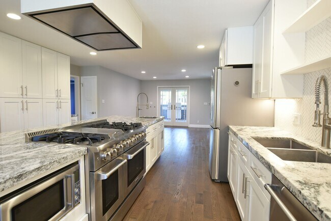 Foto del edificio - Gorgeous Remodeled 4 Bedroom 2.5 Bath Home near Willow Glen/Cambrian Area!