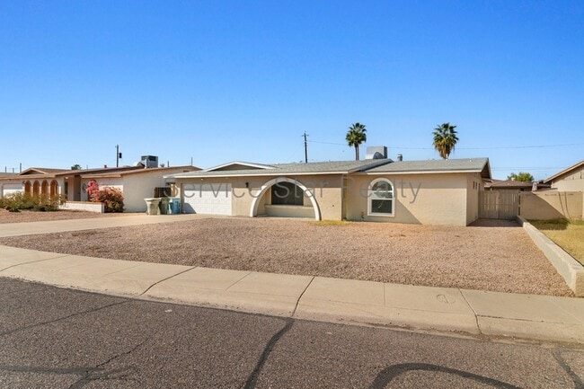 Building Photo - 3812 W Loma Ln