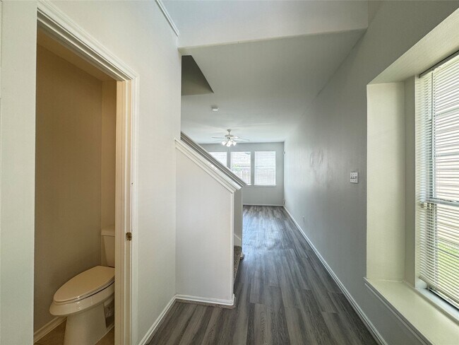 Foto del edificio - 5715 Vinemont Ln