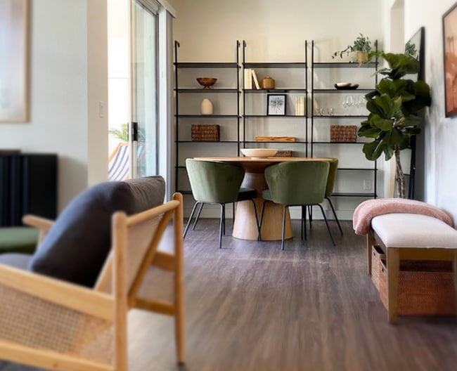 Dining Area | Fountains at Emerald Park Apartments | Apartments in Dublin, CA - Fountains at Emerald Park