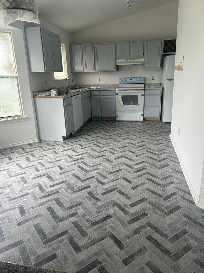 Building Photo - 1505 Westway Dr