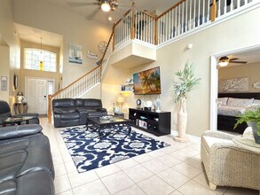 Building Photo - 900 Oxford Dr