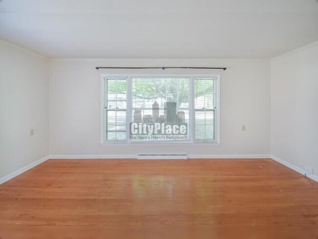 Building Photo - 6174 Evanston Ave