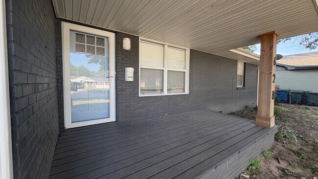 Photo - 628 N Broadway House