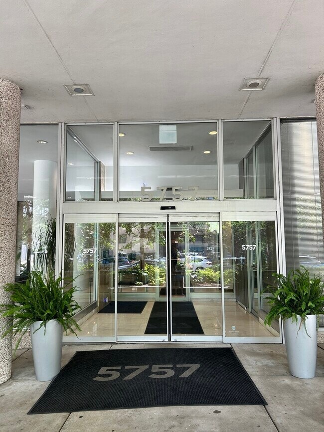 Foto del edificio - 5757 N Sheridan Rd