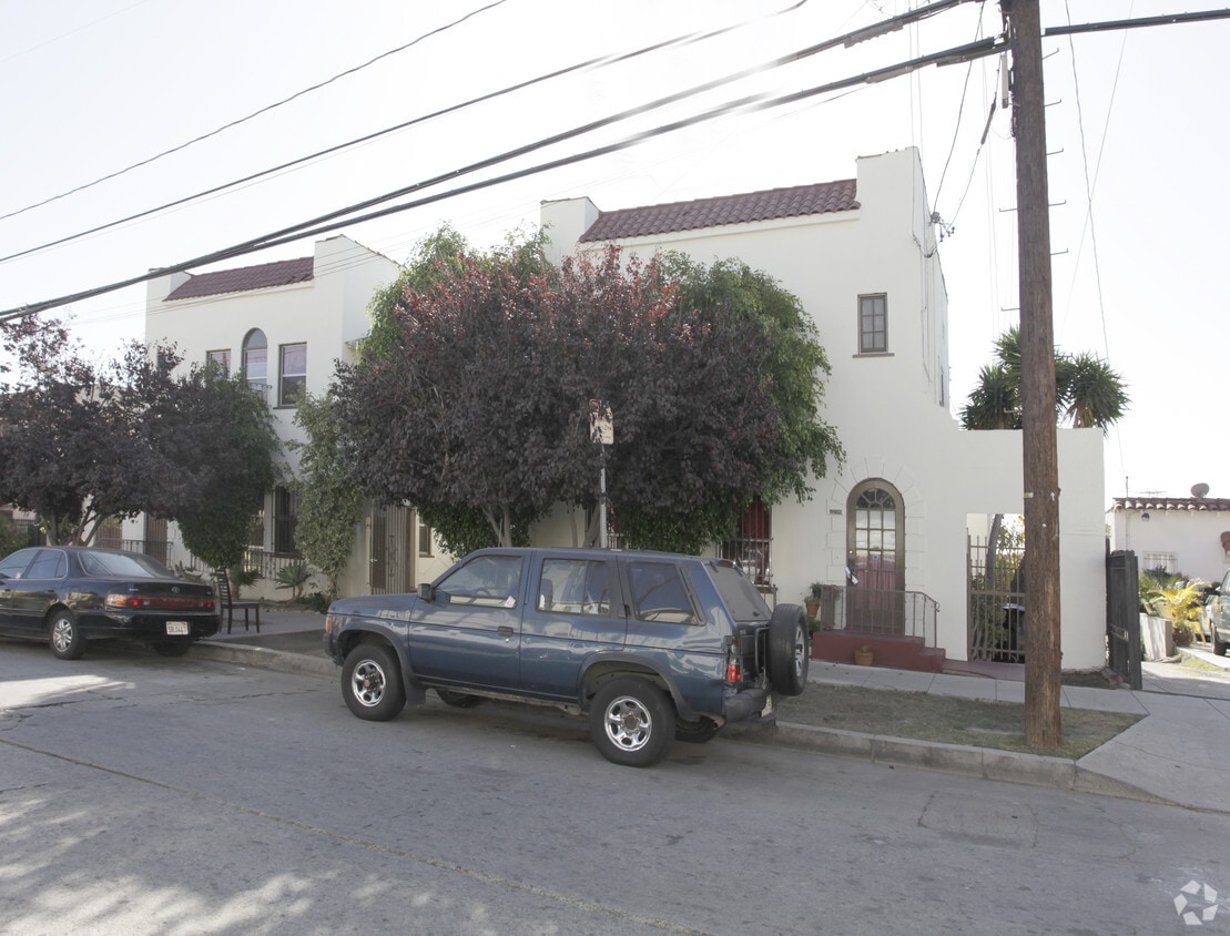 Building Photo - 4520-4524 3/4 Willow Brook Ave
