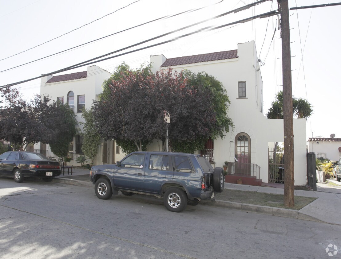 Foto del edificio - 4520-4524 3/4 Willow Brook Ave