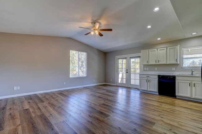 Building Photo - 2 Bedroom, 2 Bath Home for Rent in Diamond...