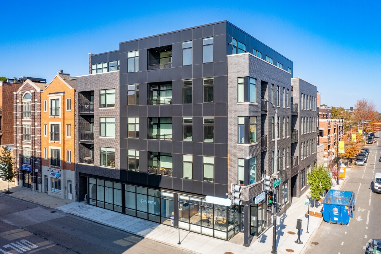 SOBE Apartments in Chicago, IL