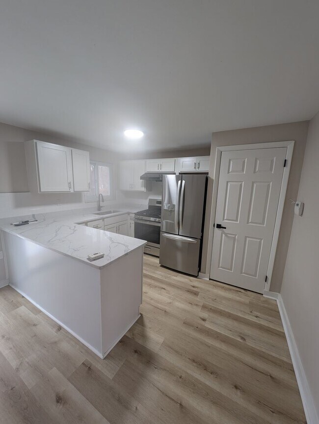 Foto del edificio - 3 Bed, 1.5 Bath Home in Penn Hills-- Available NOW!