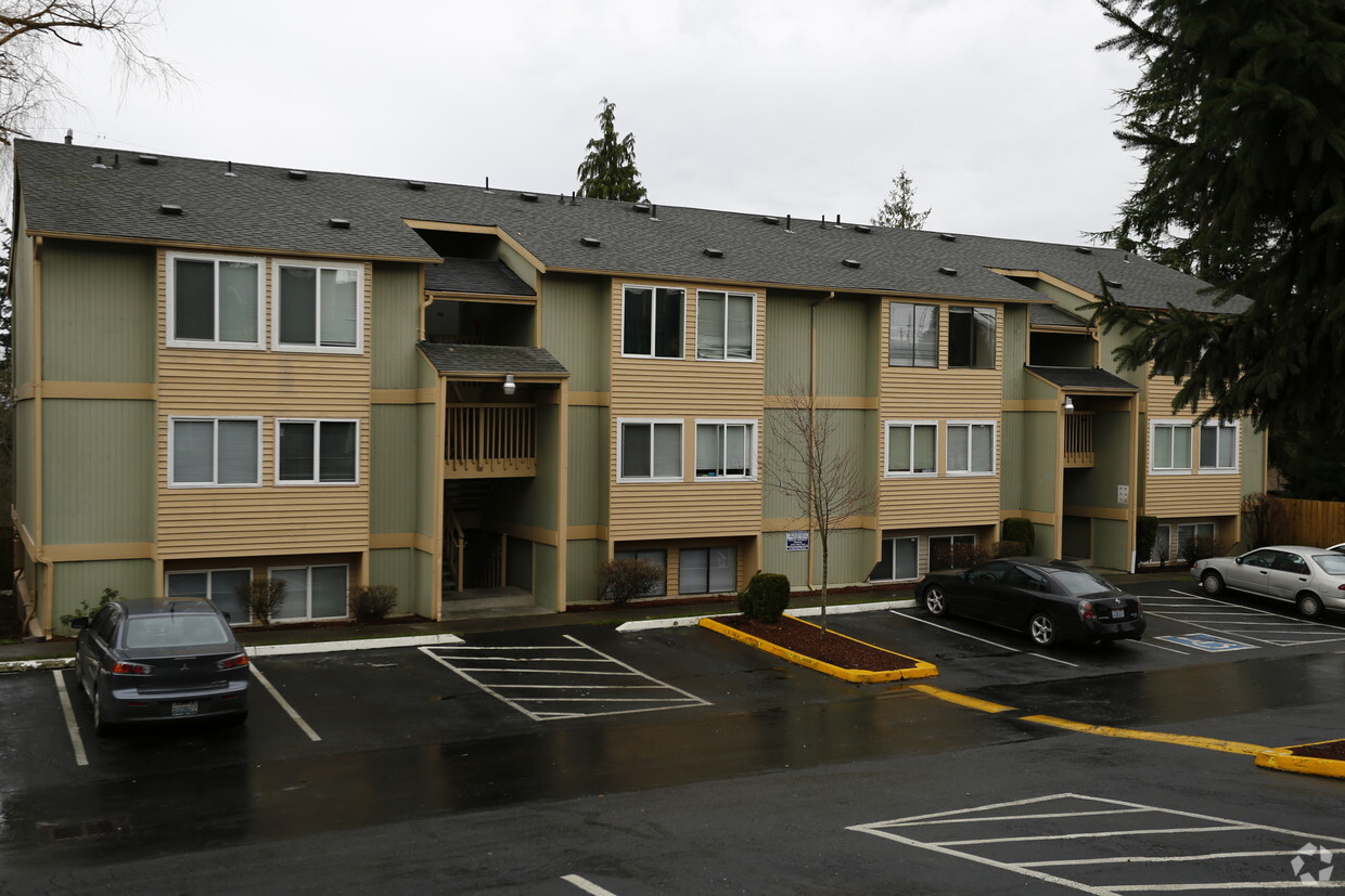 Seasons Apartments - Tukwila, WA | Apartments.com