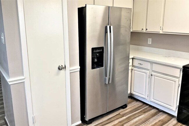 Foto del edificio - 4514 Tylergate Dr