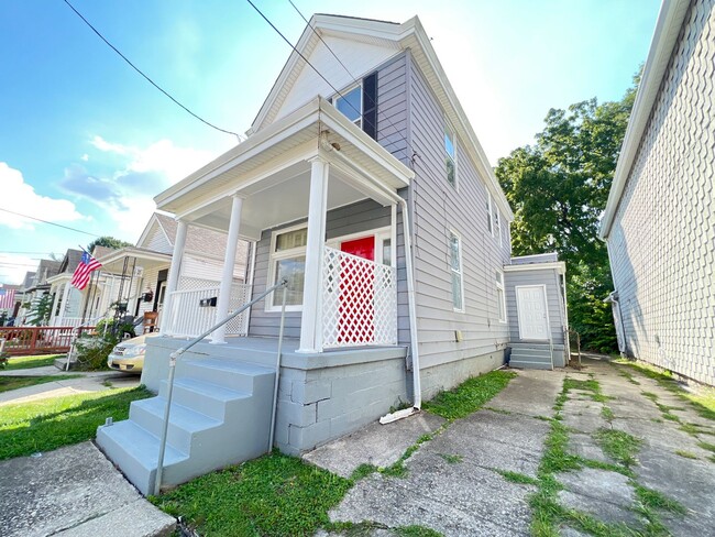Building Photo - Newly Rehabbed Single Family in Cincinnati...